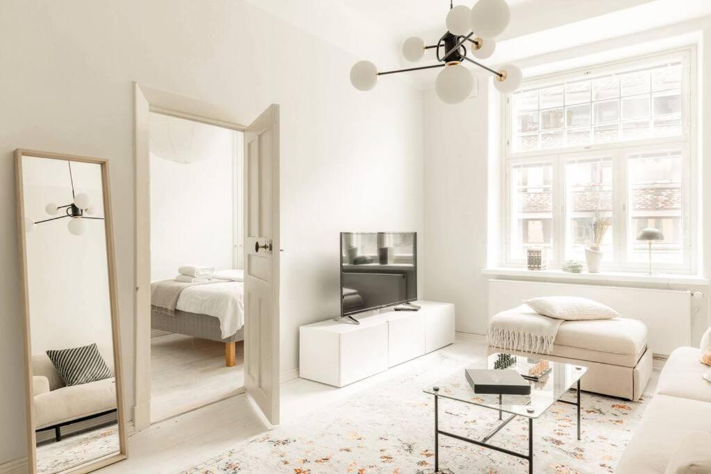 Downtown Light-Filled Retreat Apartment Helsinki Bagian luar foto